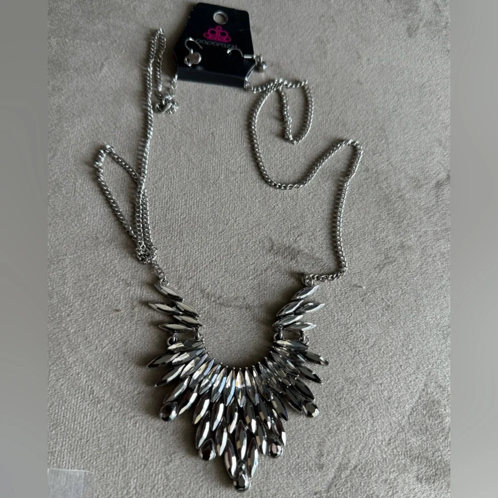Paparazzi Silver Statement Necklace